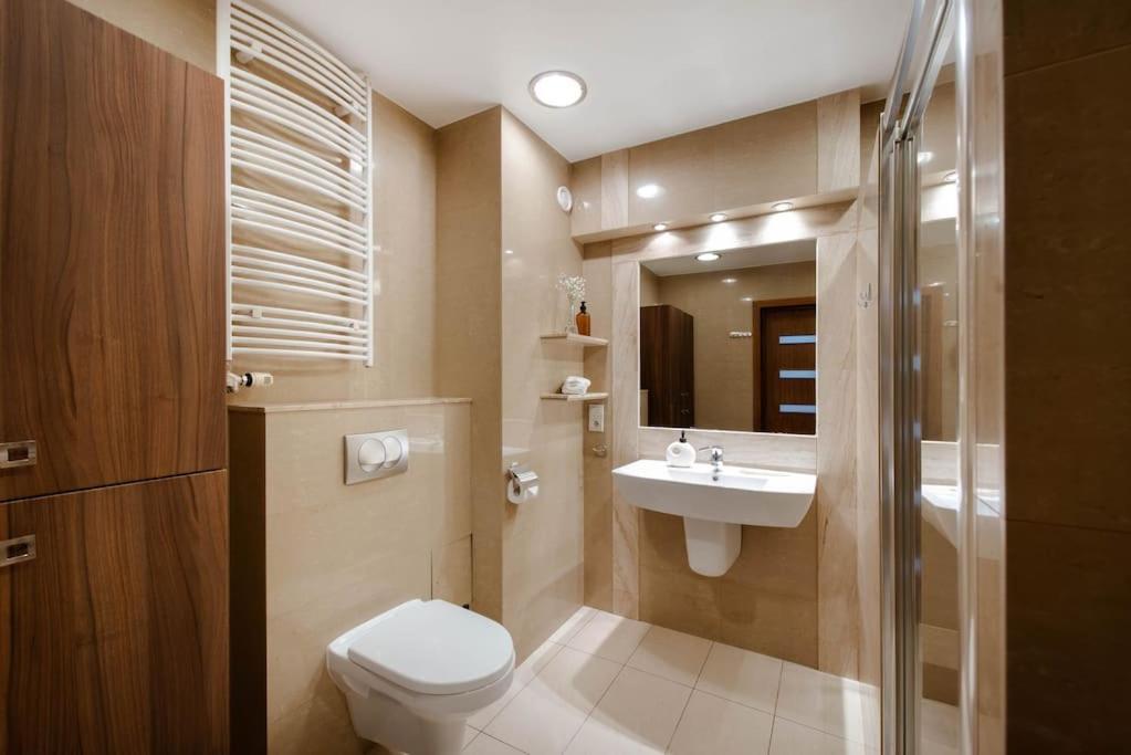 Wygodny Apartament Przy Dworcu Cracovia Exterior foto