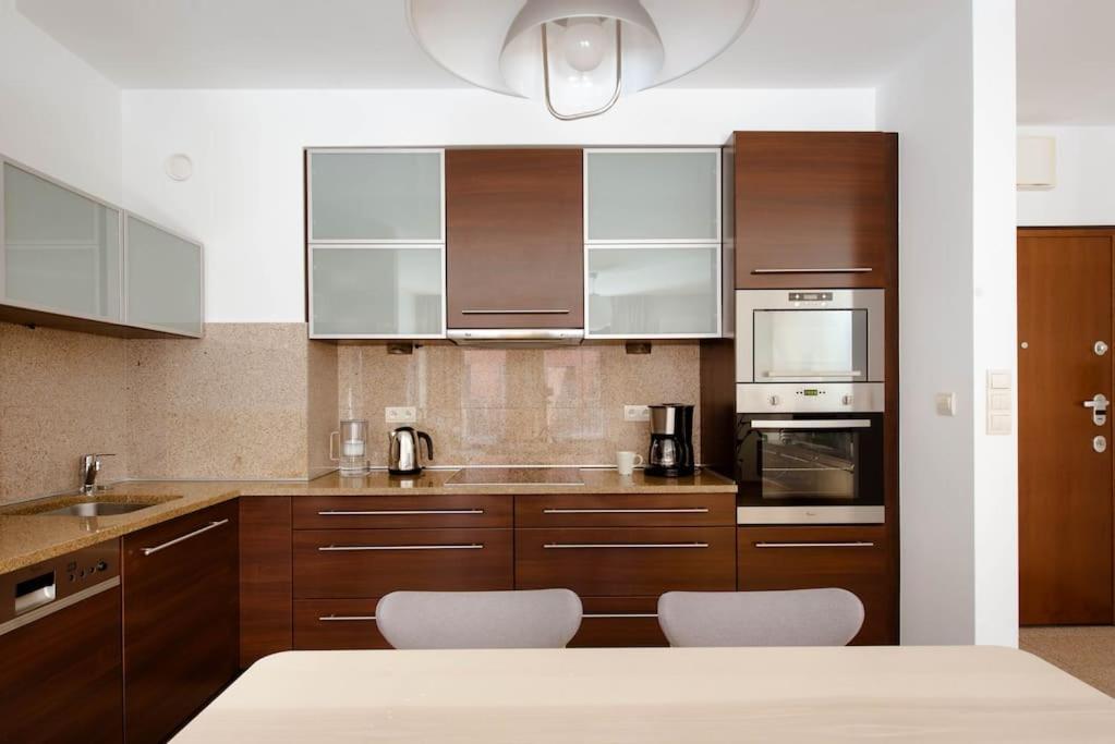 Wygodny Apartament Przy Dworcu Cracovia Exterior foto