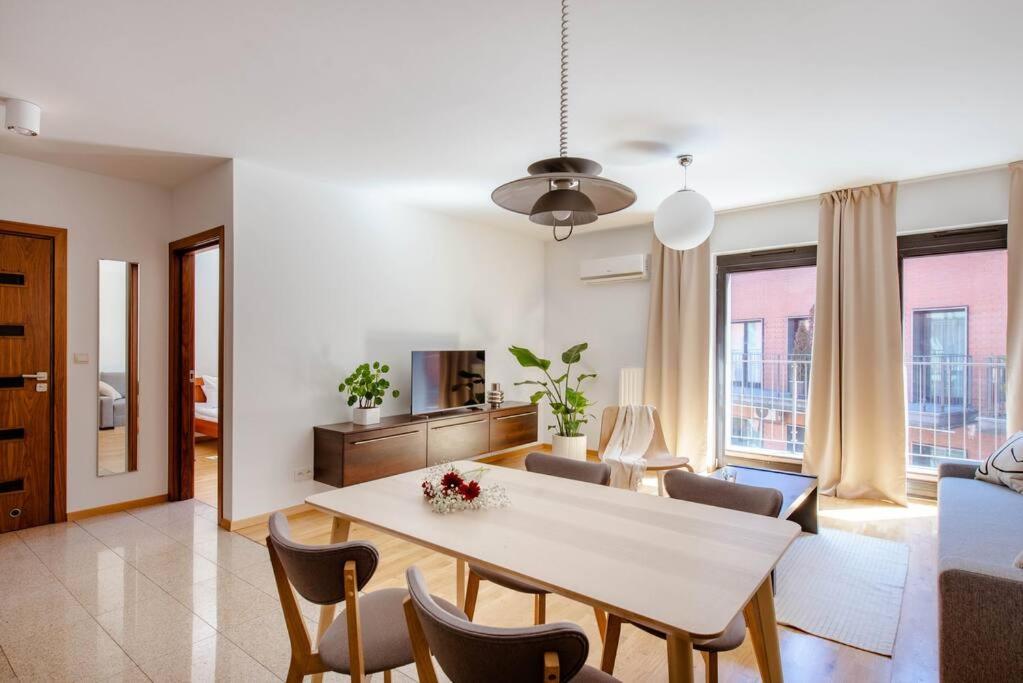 Wygodny Apartament Przy Dworcu Cracovia Exterior foto