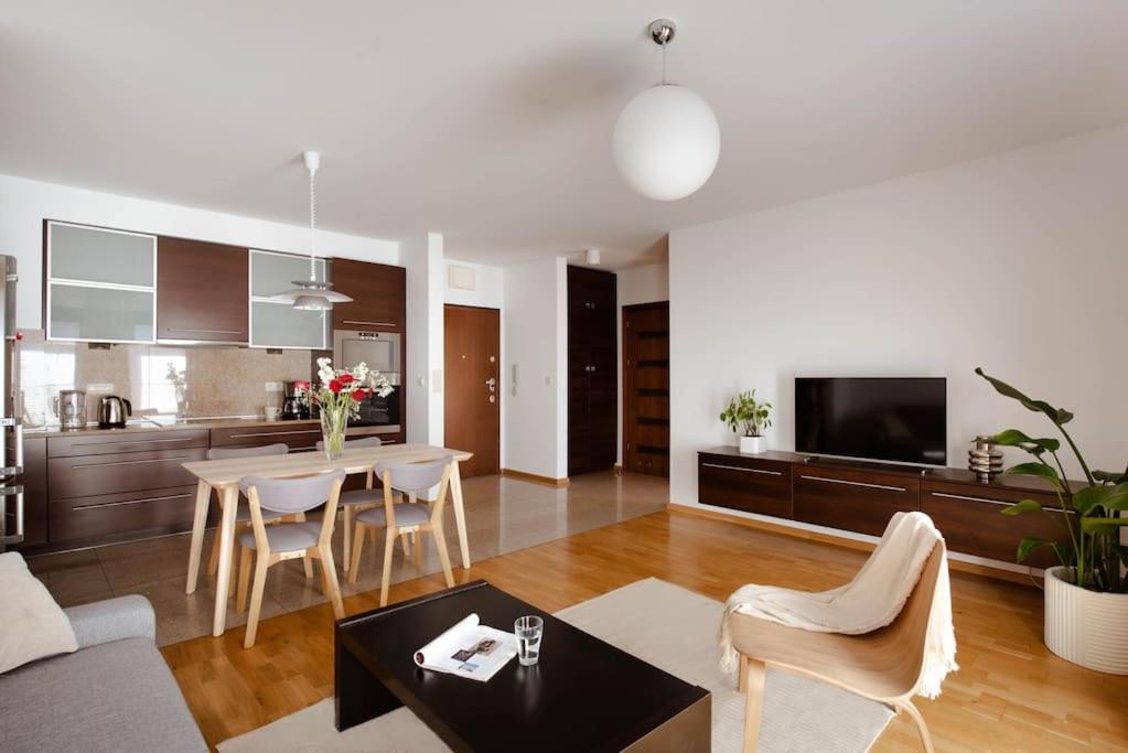 Wygodny Apartament Przy Dworcu Cracovia Exterior foto